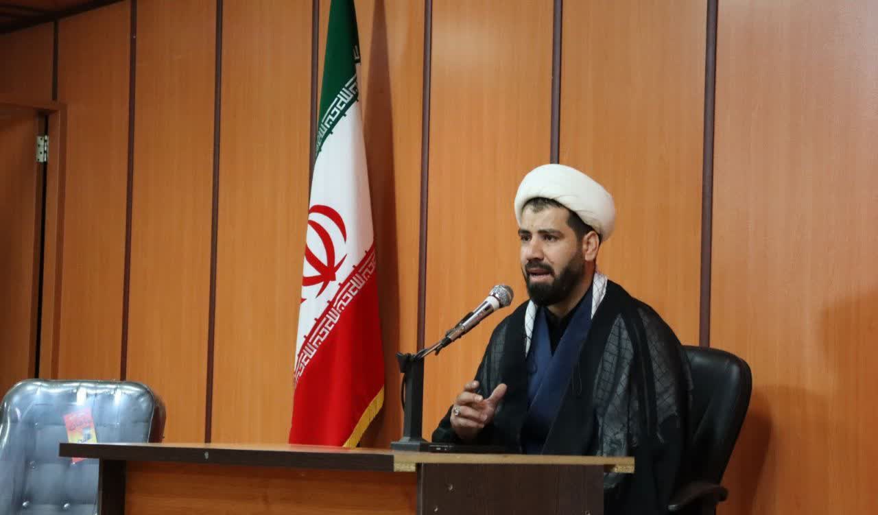نگاهی به پیشینه و ریشه دفاع مقدس نگاهی به پیشینه و ریشه دفاع مقدس