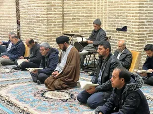 محفل انس با قرآن در هفته بسیج برای پیروزی رزمندگان مقاومت