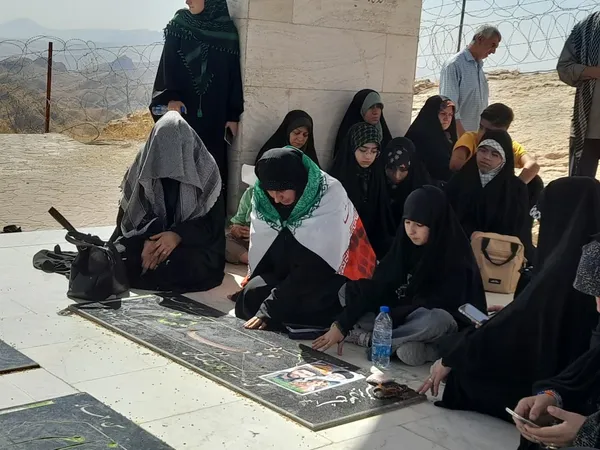 بازدید بسیجیان کاروان راهیان نور گرگان از یادمان شهدای بازی&zwnj;دراز