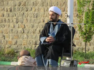 ماه رمضان ماه رحمت و مغفرت است/وظیفه پاسداران روشنگری مردم برای انتخابات است