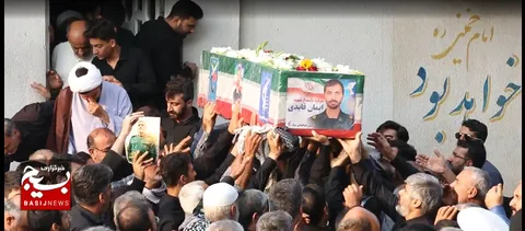 تشییع پیکر شهید اقتدار ایمان قائدی در بوشهر