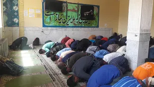 اقامه نمازشوق وصال درمدارس کوهرنگ