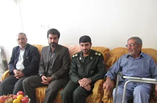تکریم خانواده&zwnj;&zwnj;های شهدا تجلیل از مقام شامخ شهداست