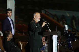 سرلشکر حسین سلامی: شهدای ورزشکار کشور از این همه رویا دست کشیدند و مدال را با پلاک بر گردن آویختند