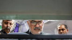 استاندار خوزستان: اجازه تعدیل نیرو در واحدهای آسیب&zwnj;دیده را ندادیم
