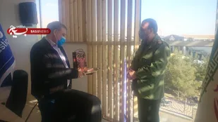 تقدیر فرمانده سپاه شاهرود از مدیران شرکت طب پلاستیک و قند شمیم+ تصاویر