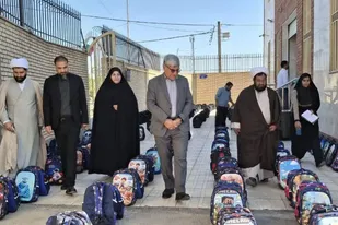 ۱۲۰۰ کیف و بسته لوازم&zwnj;التحریر به دانش&zwnj;آموزان نیازمند گلبهار اهدا شد