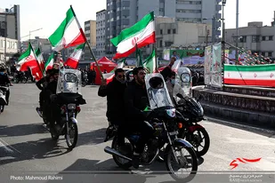 حضور پرشور مردم در راهپیمایی باشکوه 22 بهمن