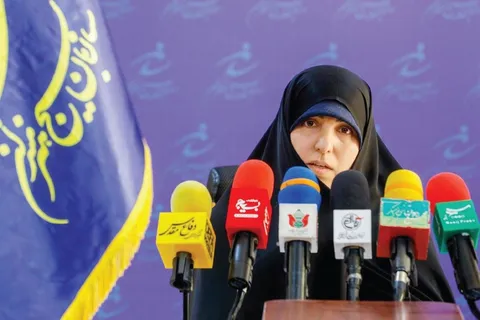گفت‌و‌گو با زینب احمدی دبیر اولین رویداد سراسری زنان در حوزه تجسمی «باهنران»
