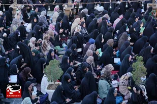 تجلی بندگی و نیایش در مراسم دعای عرفه همدان