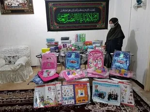اهدای 100 بسته لوازم التحریر در اجرای پویش همدلی مومنانه به دانش آموزان مددجوی دهلرانی