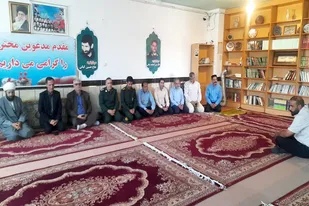 دیدار جمعی از مسئولین با امام جمعه گیان به مناسبت هفته دفاع مقدس