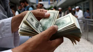 کالاهای اساسی باید سریعتر از بنادر ترخیص شوند