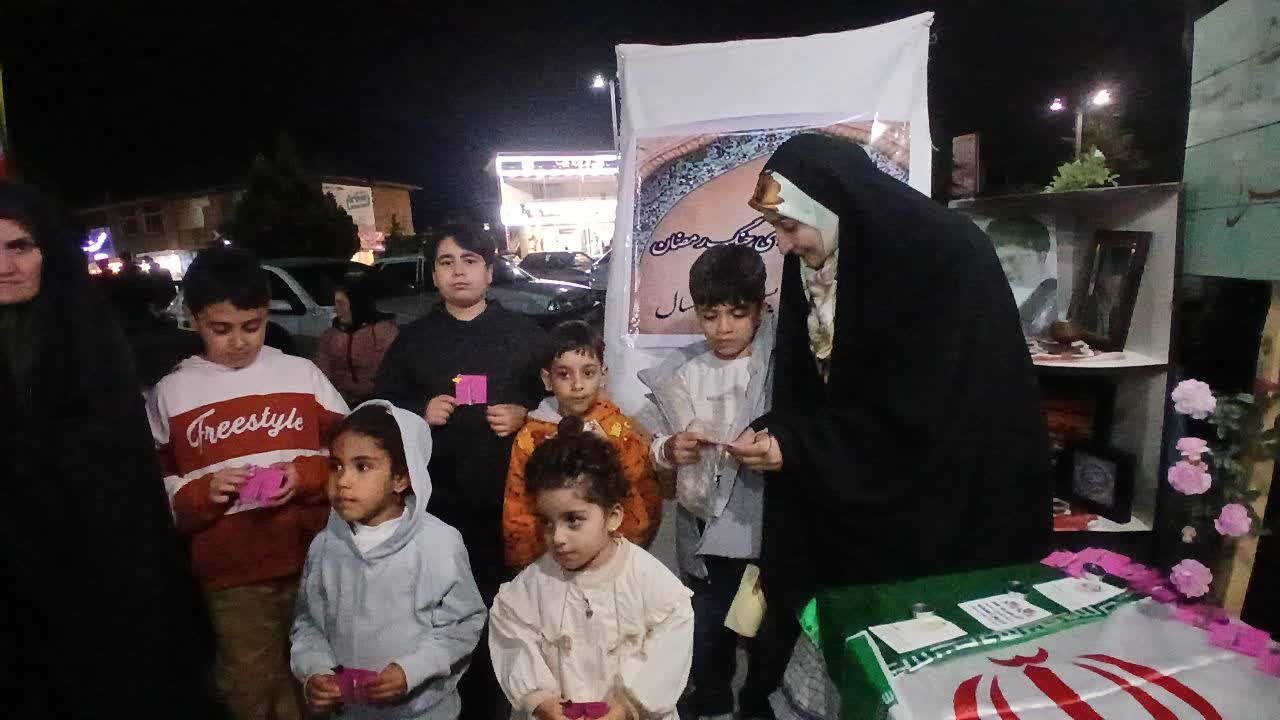 پایگاه بسیج خدیجه (س) شاندرمن با« قرآن ، جهاد و خدمت به مردم» الگوی جامعه شده است 