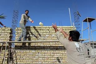 ساخت خانه برای محرومان جهاد خدمت بسیج در مسیر کمک مؤمنانه