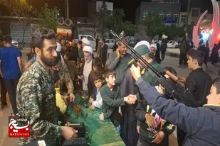 همایش اقتدار و آموزش سلاح برای عموم مردم در راهپیمایی و تجمعات فامنین