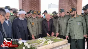 ادای احترام  به مقام روحانی شهید میرزاکوچک خان جنگی در رشت