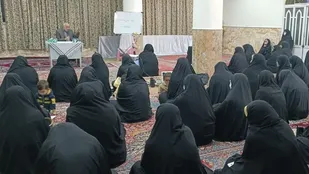 بهترین راه مقابله با توطئه های دشمن بالا بردن بینش اعتقادی، سیاسی و حضور همه جانبه در صحنه است