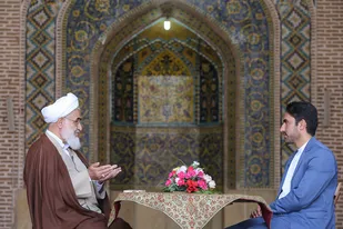 فراموشی آرمان&zwnj;های امام خمینی(ره) بدترین آفت است/ اجازه ندهیم کاخ&zwnj;نشین&zwnj;ها هدایت کوخ&zwnj;نشین&zwnj;ها را در دست بگیرند/ مسلمانان انتقام جرج فلوید را می&zwnj;گیرند