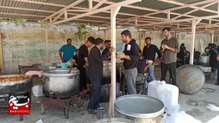 اطعام حسینی با پخت ۵ هزار پرس غذا توسط گروه جهادی شهید چهرازی باغملک