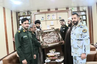 دیدار فرمانده سپاه میناب و مسئول دفتر نمایندگی ولی&zwnj;فقیه با فرماندهی انتظامی شهرستان به مناسبت هفته نیروی انتظامی