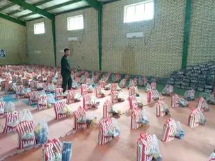1500 بسته معیشتی بین خانواده&zwnj;های نیازمند جاسک  توزیع شد