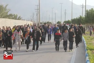 همایش پیاده روی خانوادگی به مناسبت دهه مبارك فجر برگزار شد