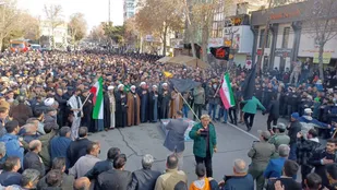 تشییع سه شهید گمنام جوان دفاع مقدس در شاهرود+ تصاویر