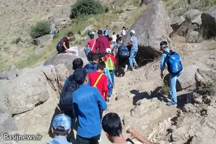 صعود بسیجیان همدان به قله الوند