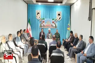 دیدار جمعی از مسئولین با امام جمعه شهرستان فامنین به مناسبت هفته دفاع مقدس