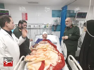 تصاویری از عیادت سردار سلامی و سردار معروفی از مجروحان جنایت تروریستی