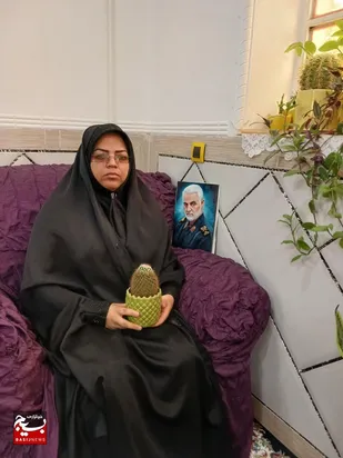 مثبت سوژه /
بانوی بسیجیِ کرمانی و کار آفرینی با پرورش گل وگیاه