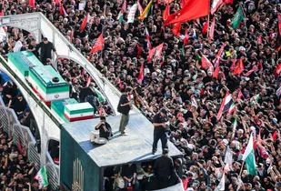 استاندار خوزستان: تشییع باشکوه رهبر شهید، شکست دشمن در جنگ روایت&zwnj;ها را رقم زد