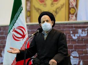 انسان در مسئولیت های خود نباید دچار بی تفاوتی و غفلت شود