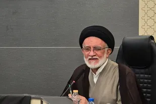 اولویت مسئولان در دولت جدید باید معیشت مردم باشد/ کارکرد جامعه روحانیت تذکر و تبیین است/رئیس جمهور در زندگی ذی طلبگی دارد