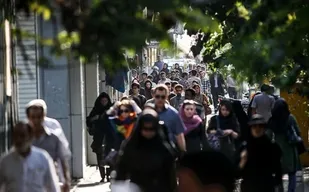 مسئولین با فساد علنی در جامعه مبارزه کنند