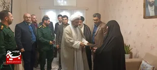 دیدار فرمانده سپاه گلوگاه با خانواده معلم شهیدنبوی