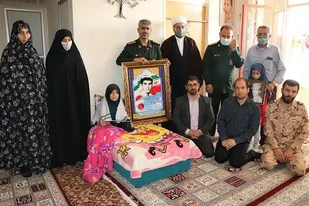 دیدار وتکریم از خانواده شهیدان صادقی