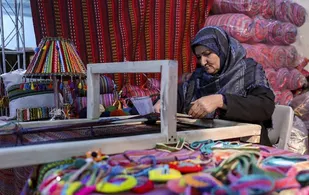بررسی نقش زنان در تحقق مولفه&zwnj;های اقتصاد مقاومتی