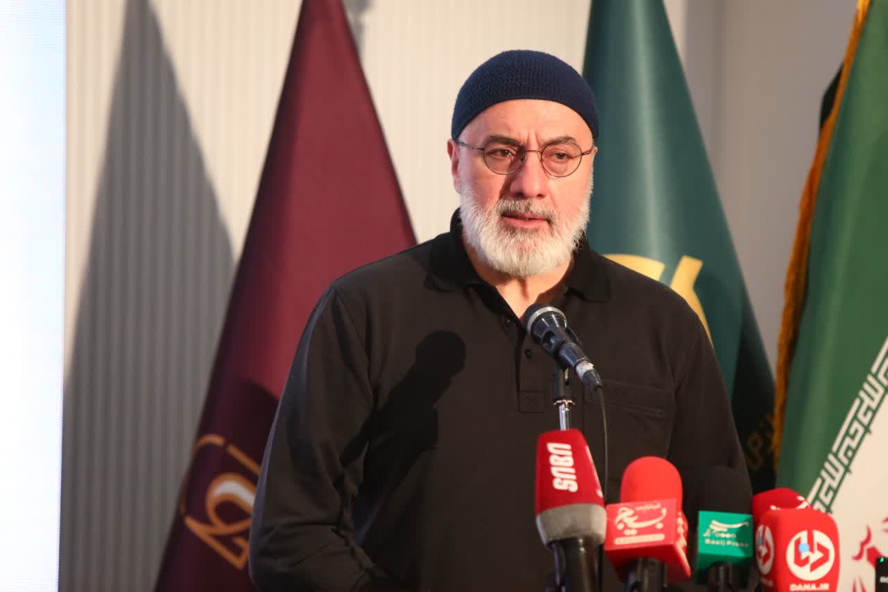 هنرمندان، جان‌فداهای کشور هستند