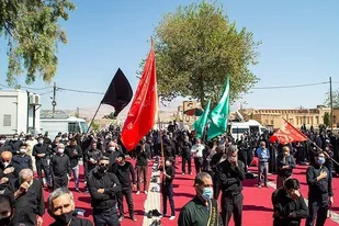 اربعینی&zwnj;ها مجنون&zwnj;تر از همیشه/ اوج ارادت و دلدادگی در بین&zwnj;الحرمین شیراز