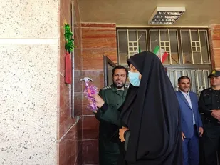 زنگ انقلاب در مدرسه شهید احمد اسفندیار شهر ارجمند نواخته شد
