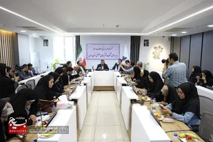 نشست هم اندیشی مدیرعامل شرکت شهرک&zwnj;های صنعتی همدان با خبرنگاران