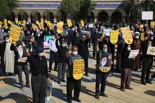 تجمع و اعتراض مردم انقلابی اراک در پی توهین نشریه فرانسوی به ساحت مقدس پیامبر اکرم