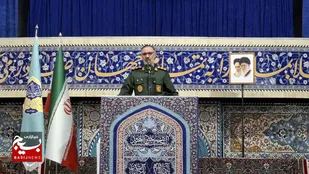 حفاظت از انقلاب اسلامی رسالت پاسداران است