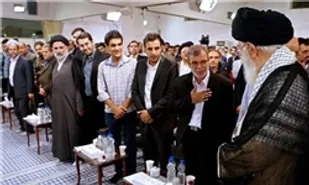 شعرخوانی بانوان، پیشکسوتان و شهرستانی&zwnj;ها در محضر رهبر انقلاب/ حضور شاعرانی از چند کشور