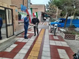 برپایی ایستگاه صلواتی به مناسبت دهه فجر به همت پایگاه کربلا اداره برق گرمسار