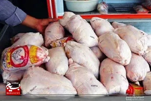 اهدای ۵۰ کیلوگرم هندوانه و 50 کیلوگرم مرغ به نیازمندان محله