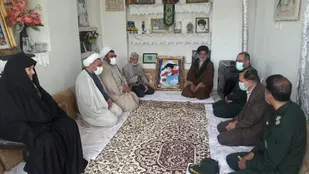 دیدار مسئولان با خانواده شهدای روحانی در چهارمحال و بختیاری