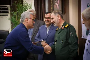نشست صمیمانه فرمانده سپاه کربلا با نویسندگان و پژوهشگران ادبیات پایداری در مازندران